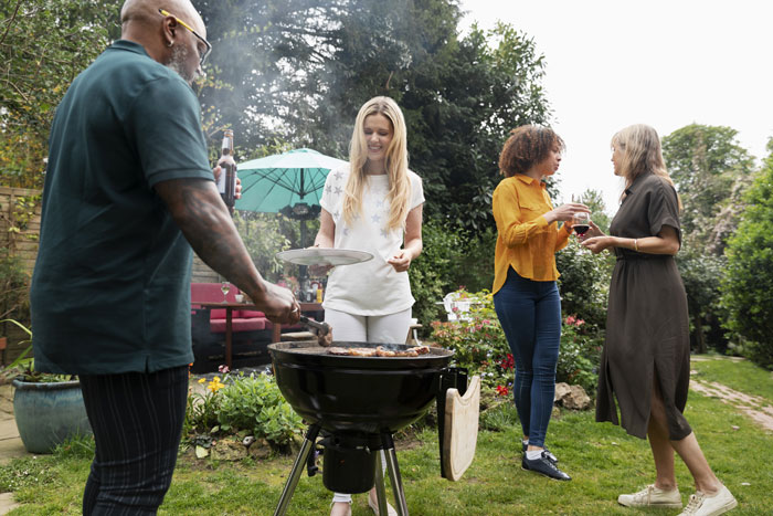 Guy Is Disgusted By His Uncle For Being Too Touchy With His GF, Calls Him Out In Front Of Everyone