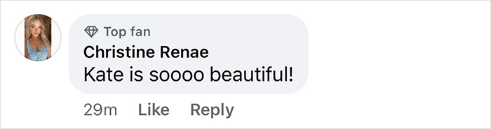 Comment from a fan saying Kate Hudson is beautiful, related to her dress at the 'Running Point' premiere.