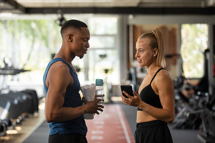 Women Feel Seen After This Guy Calls Out Gym Bros Who Can’t Stop Staring Women Feel Seen After This Guy Calls Out Gym Bros Who Can’t Stop Staring