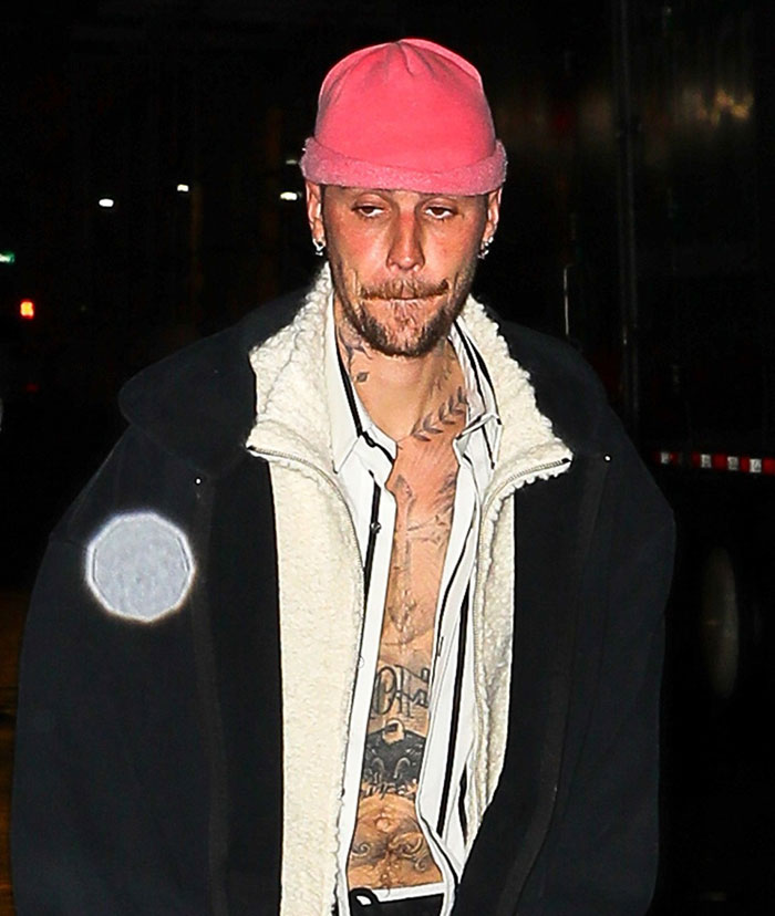 &ldquo;Stop, You Are A New Daddy&rdquo;: Worrying New Video Of Justin Bieber Has Fans Begging Him To Get Help