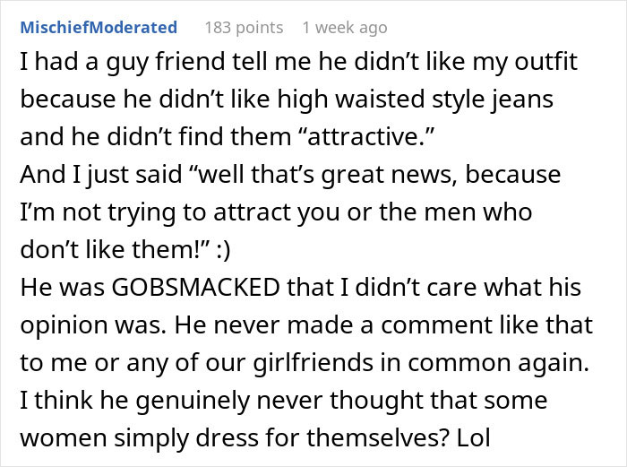 Text exchange about women's clothing choice, highlighting audacity and self-expression. Text exchange about women's clothing choice, highlighting audacity and self-expression.