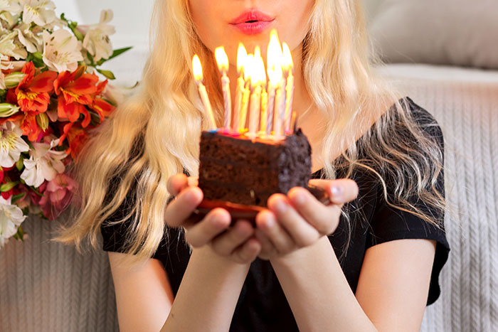 Woman&rsquo;s Ultimatum Backfires When BF Chooses Sister&rsquo;s Wedding Over Her Birthday Party