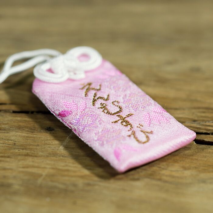 37 Of The Most Random Items People Always Carry - From No Reason At All To Surprisingly Adorable