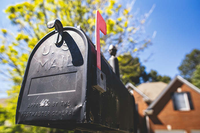 Homeowner Warns Neighbors To Stop Opening Their Mailbox, Shocked When They Ignore Request