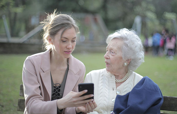 Daughter Takes Away House Keys From Mom After She Turns Up Without Warning Too Many Times Daughter Takes Away House Keys From Mom After She Turns Up Without Warning Too Many Times