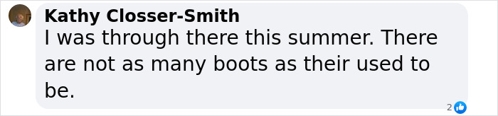 Text comment discussing cowboy boots on fences in summer, noting a decrease in numbers.