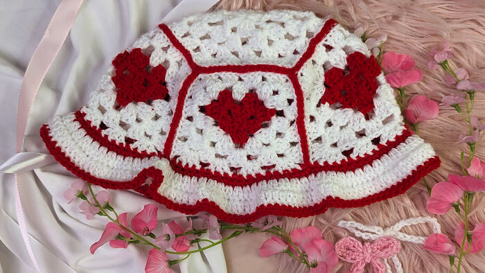 I Crocheted 3 Adorable Accessories With Heart Patterns To Celebrate Love And Embrace Life To The Fullest!