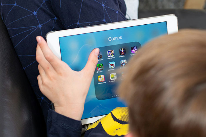 Parents Leave Kid Alone With An iPad Their Whole Childhood, End Up With A “Cave Dwelling Freak” Parents Leave Kid Alone With An iPad Their Whole Childhood, End Up With A “Cave Dwelling Freak”