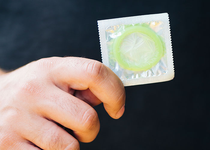 43 Times Housekeepers Were Taken Aback By Things Left In Rooms: “Forgot His Inflatable Girlfriend”