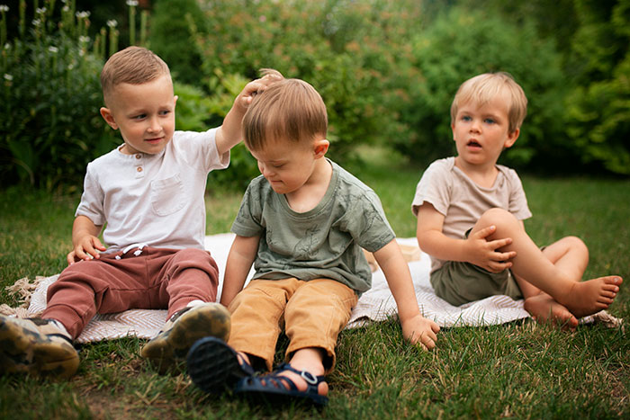 Grandparents Favor Daughter's Kid Over Son's Triplets, So Wife Cancels B-Day Invite