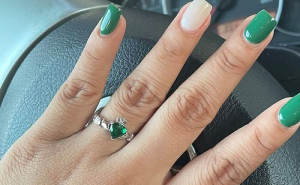 15 Folks On Reddit Spills The Tea On Gifts That Made Them Ugly Cry