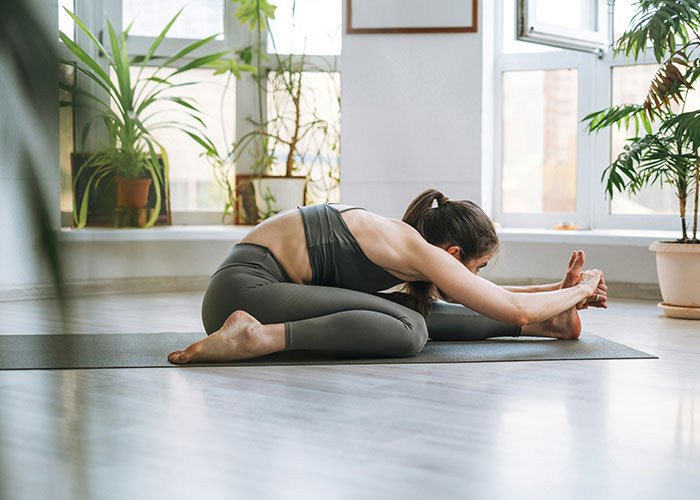 Fitness Influencer Tells Followers To Stop Using Illness As An &lsquo;Excuse,&rsquo; Internet Drags Her Hard