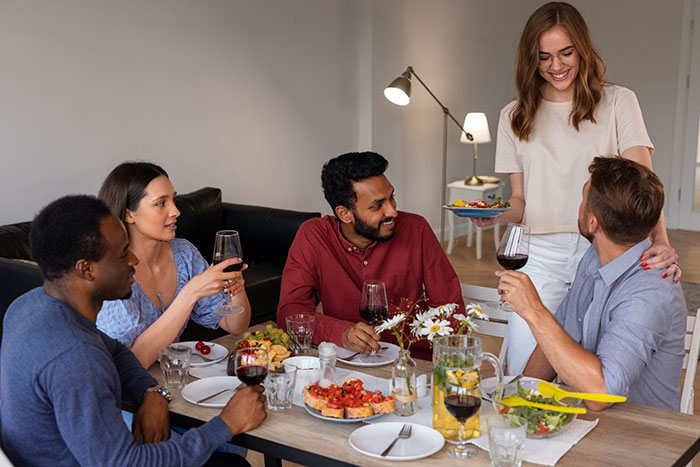 Woman Watches As BF&rsquo;s Friends Feast Without Them, Awkward Night Ends The Relationship