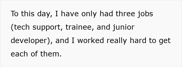 Text about personal job experience, mentioning tech support, trainee, and junior developer roles.