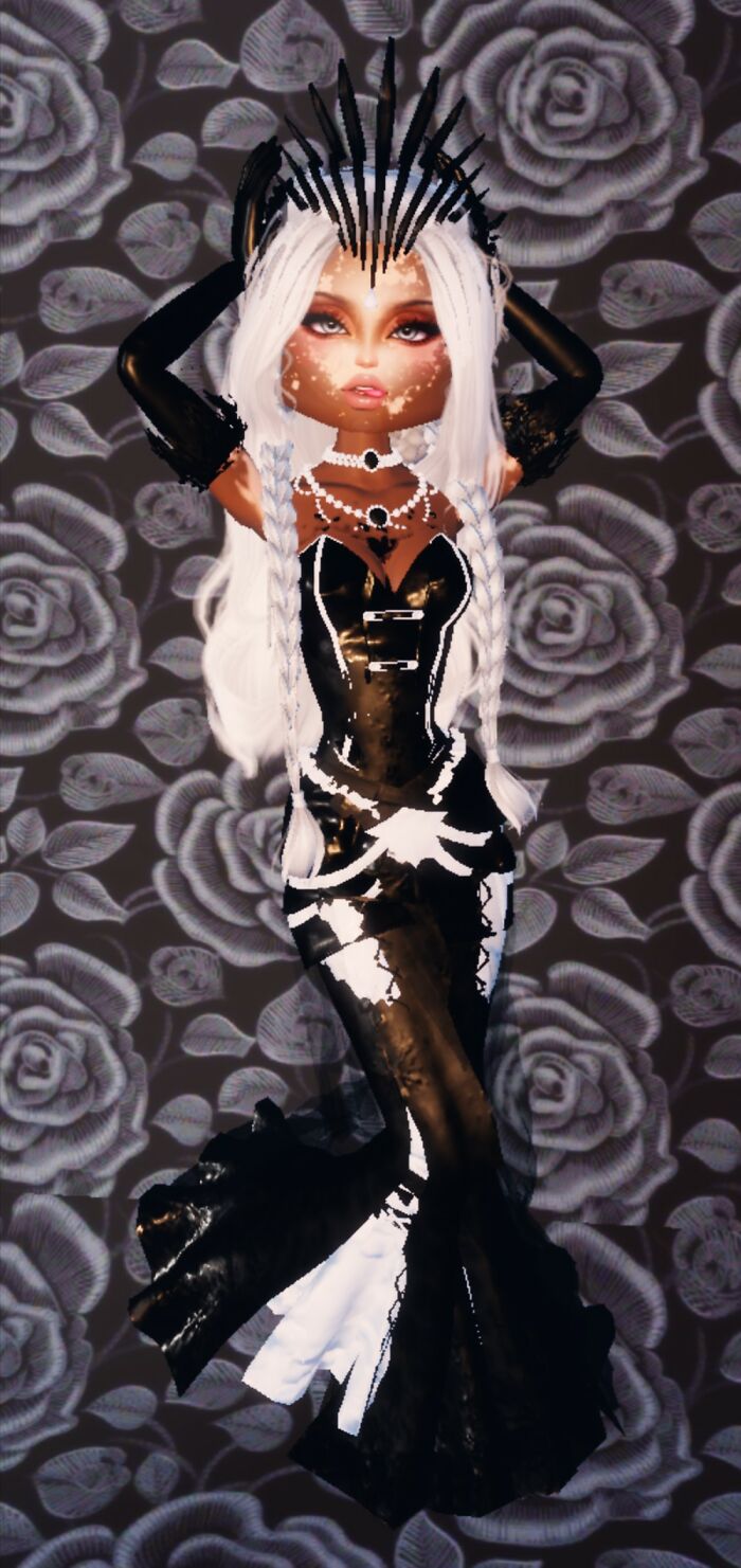 Black And White Queen