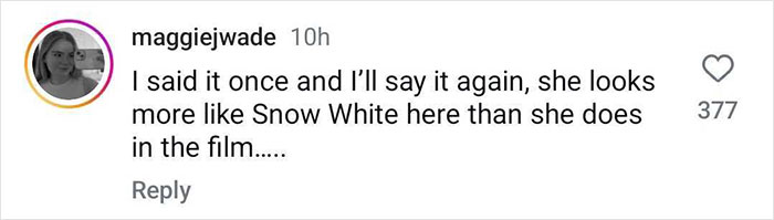 User comment on Snow White's appearance compared to the film.