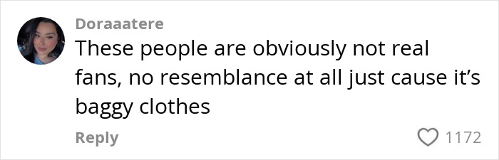 Comment questioning resemblance, mentions baggy clothes influencing Billie Eilish look-alike perceptions.