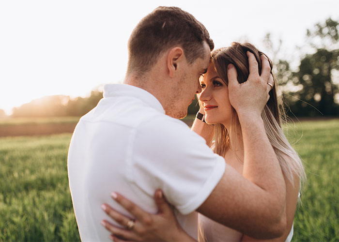 “I Started To Like Pink Again”: 50 Women Recall The Instant They Just Knew He Was ‘The One’