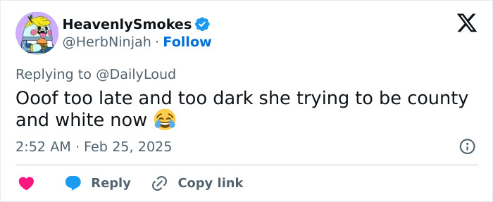 Tweet screenshot discussing Beyoncé's new wax figure sparks internet debate. Tweet screenshot discussing Beyoncé's new wax figure sparks internet debate.