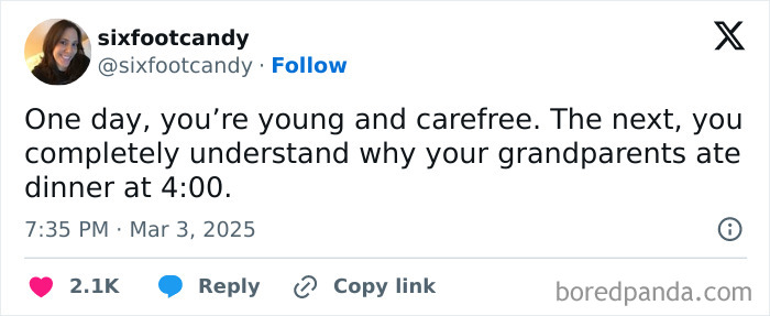 Screenshot of a relatable tweet about aging, humorously understanding early dinners.