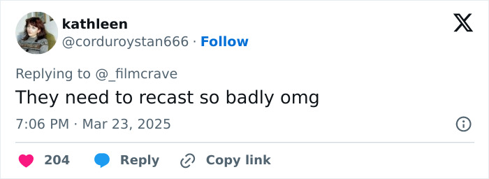 Social media post criticizing Margot Robbie's Wuthering Heights costume with 204 likes.