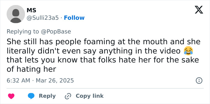 Tweet discussing Gwyneth Paltrow feud rumors, highlighting online reactions and opinions.