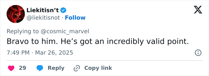 Tweet discussing 'Snow White' movie producer's viewpoint on film performance.