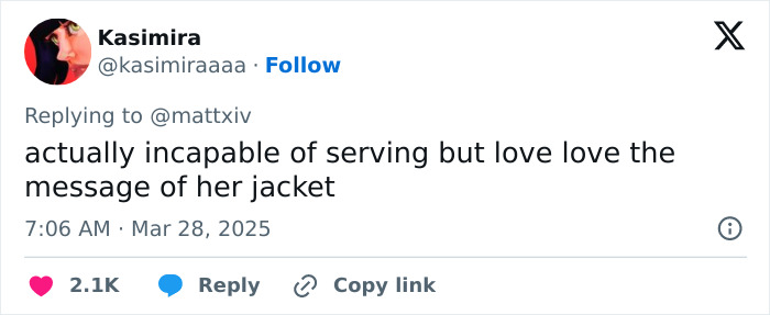 Screenshot of a Twitter reply praising JoJo Siwa's jacket message after debuting her shaved rainbow head.