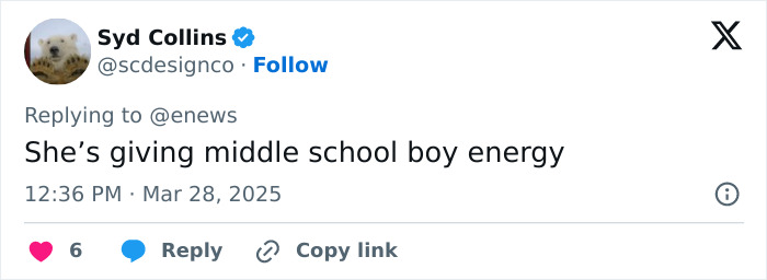 Tweet responding to JoJo Siwa's shaved rainbow head debut, commenting on middle school boy energy.