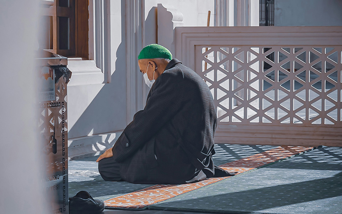 Annoyed Crowd Watches Mall Manager Serve Perfect Karma To Entitled Karen Annoyed Crowd Watches Mall Manager Serve Perfect Karma To Entitled Karen