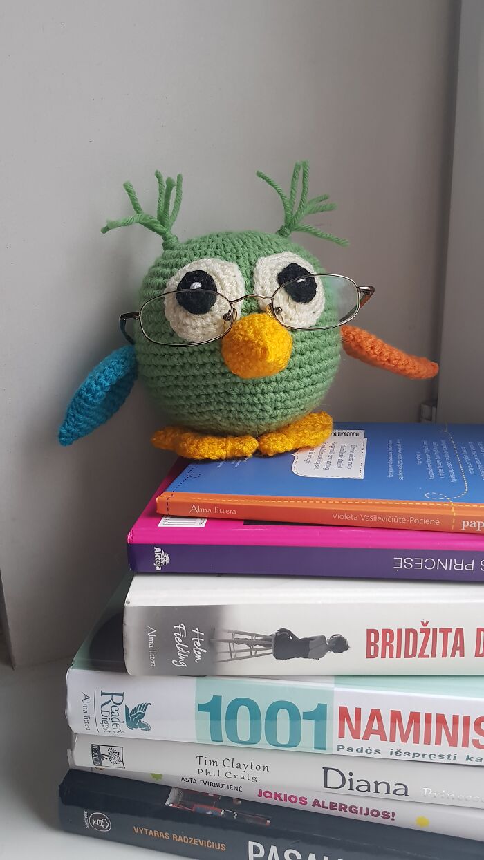 I Crochet Eyeglass Holders For My Friends Who Wear Glasses