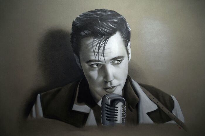 A professional German artist's realistic 3D drawing of a singer at a microphone.
