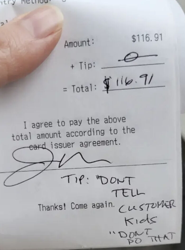 Receipt with no tip added and customer note saying "Don't tell."