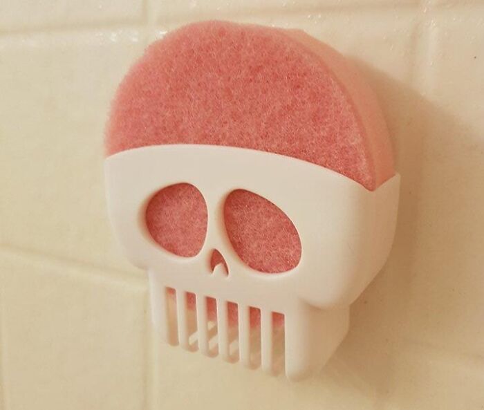 Skull-shaped pink sponge holder from Peleg Design Shop.