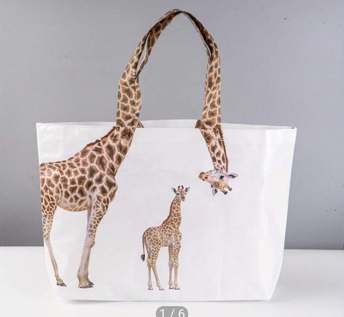 Tote bag with giraffe design creating an optical illusion. Fashion disasters displayed on Facebook showcase creativity and humor.