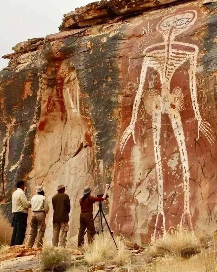 Ancient explorers examine 10,000-year-old Charama paintings depicting extraterrestrial life and UFOs.