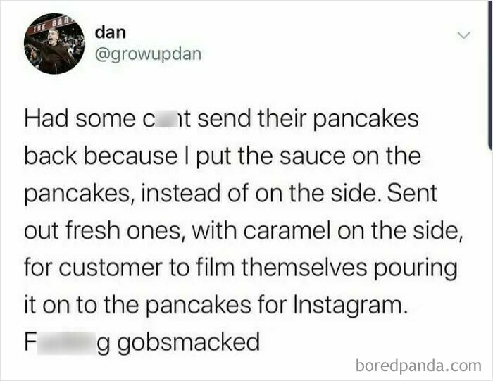 Text post about a food service experience with a customer requesting sauce on the side for social media photos.