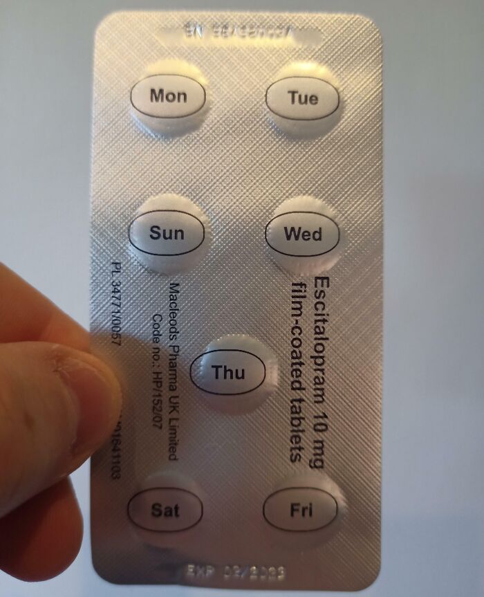 Pill blister pack with days misaligned, a design fail with incorrect weekday labeling.