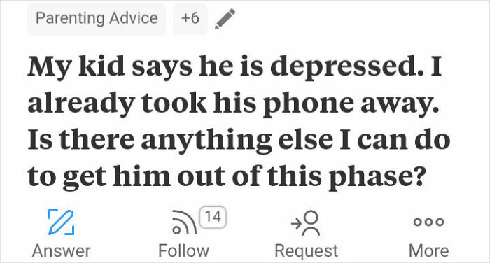 Mom group post on parenting advice discussing how to address a child's depression by removing their phone.