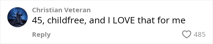 45-year-old celebrates being child-free with love; receives 485 likes.