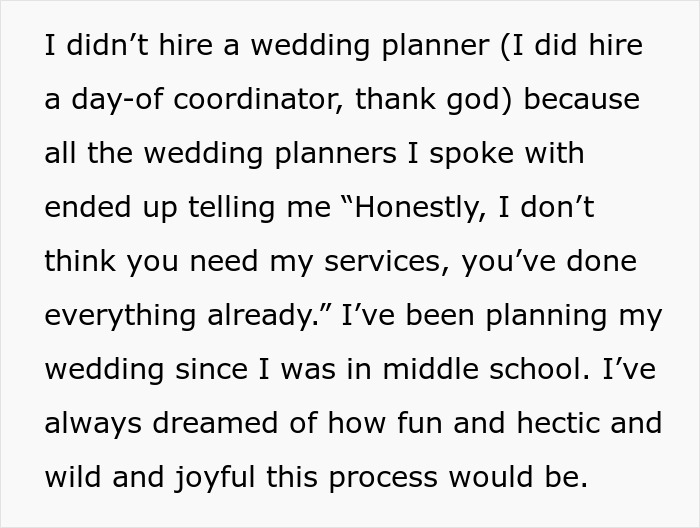 Text about planning a wedding without a planner, highlighting expectations and personal effort in wedding preparations.