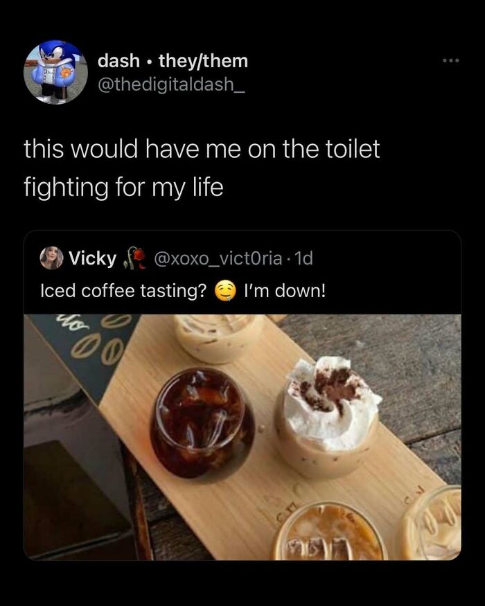 Funny tweet about iced coffee tasting, featuring different coffee cups on a wooden tray.