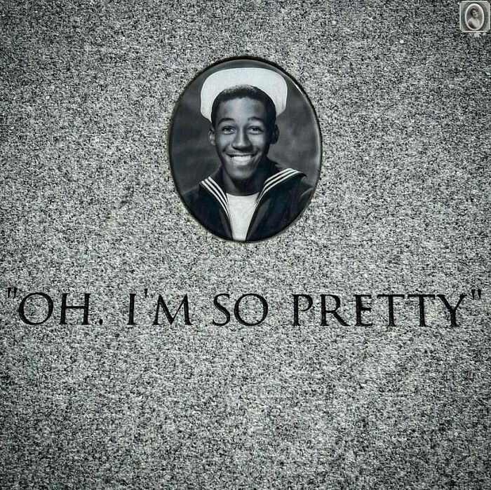 Portrait on a headstone with the text "Oh, I'm so pretty" engraved below.