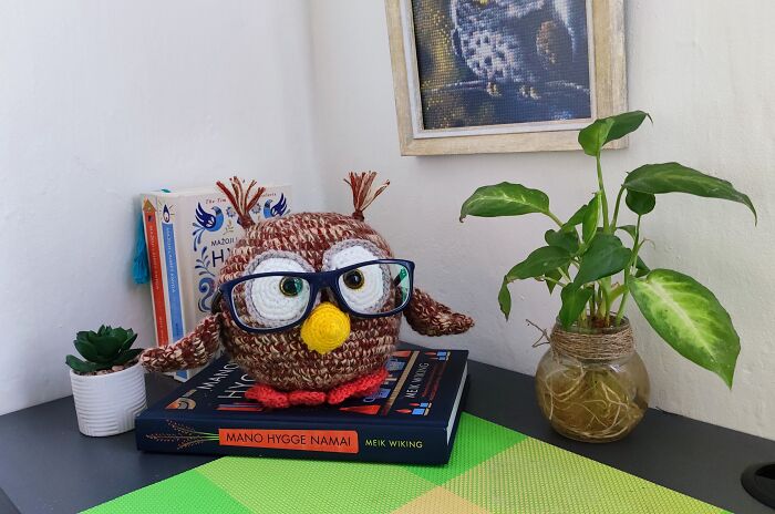 I Crochet Eyeglass Holders For My Friends Who Wear Glasses