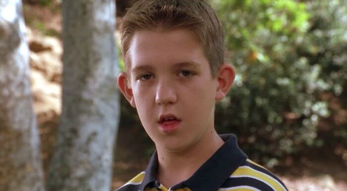 “Completely Abandoned Acting”: 30 People Share Celebs That "Disappeared Out Of Nowhere"