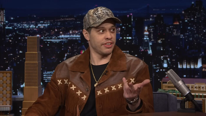 People Are Confused How These 50 Celebrities Are Considered Attractive As They Don’t See It