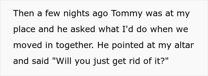 Text screenshot discussing a boyfriend's request about an altar, highlighting a conflict between relationship and religion.