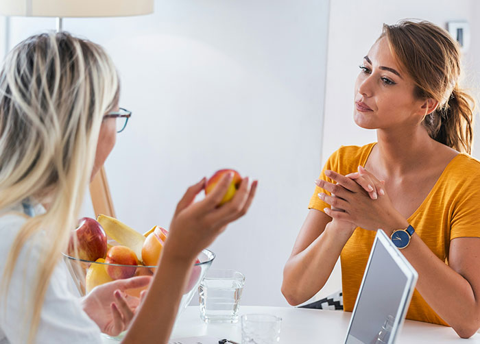 Woman Wonders If She Should Get Surgery For Her Friend’s Wedding Because The Bride Asked Her To Woman Wonders If She Should Get Surgery For Her Friend’s Wedding Because The Bride Asked Her To