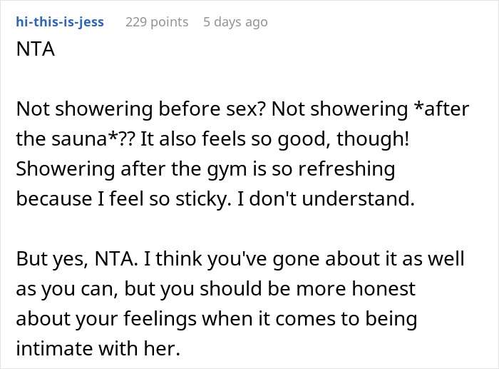 Reddit comment discussing the importance of showering, mentioning feeling refreshed after a gym session. Reddit comment discussing the importance of showering, mentioning feeling refreshed after a gym session.