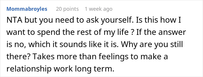 Text about a relationship dilemma involving a boyfriend, toys, and a dog's vet bill in a discussion thread.